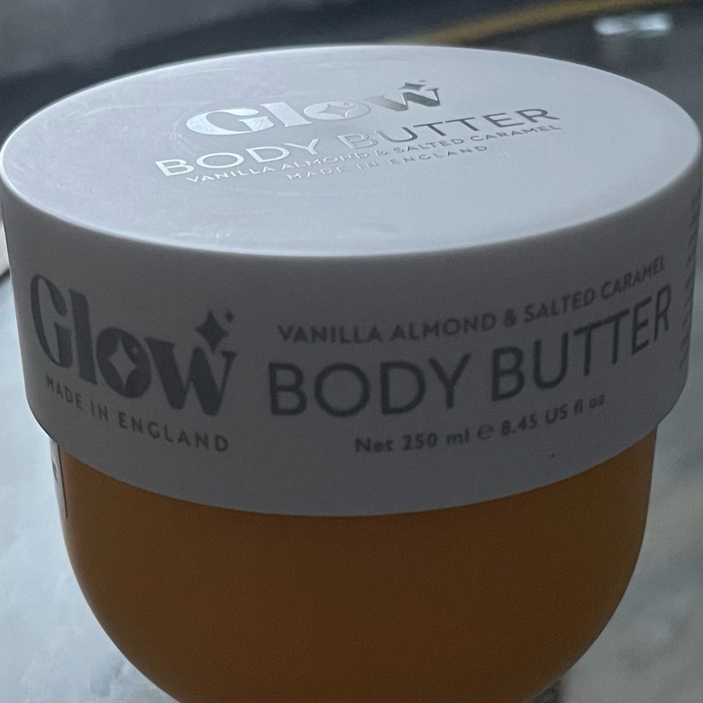 GLO jeans Vanilla Almond & Salted Caramel Body Butter - Cream and Orange